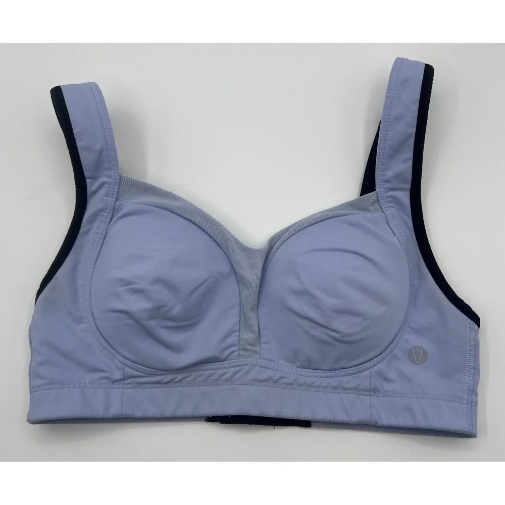 Lululemon Athletica Sports Bra Women's Size 32C Built-in Support Athletic Sporty